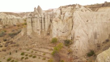 Kapadokya 'nın hava manzarası. Hindi. Goreme Ulusal Parkı. Yavaş çekim