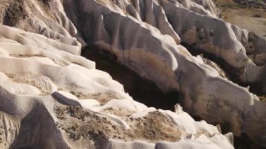 Kapadokya 'nın hava manzarası. Hindi. Goreme Ulusal Parkı. Yavaş çekim