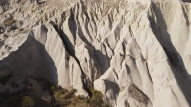 Kapadokya 'nın hava manzarası. Hindi. Goreme Ulusal Parkı. Yavaş çekim