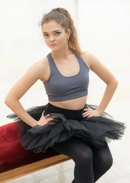 Bella flessibile snella ragazza ballerina. Balletto — Foto Stock