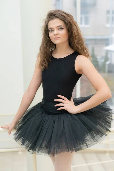 Beautiful flexible slender young girl ballerina. Ballet — Stockfoto