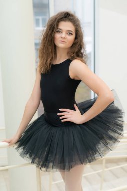 Güzel, esnek, genç kız balerin. Bale