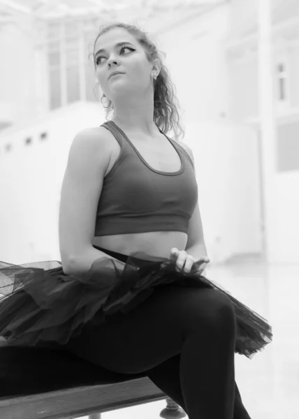 Black and white photo of flexible slender young girl ballerina. BW — ストック写真