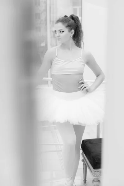 Black and white photo of flexible slender young girl ballerina. BW — Photo