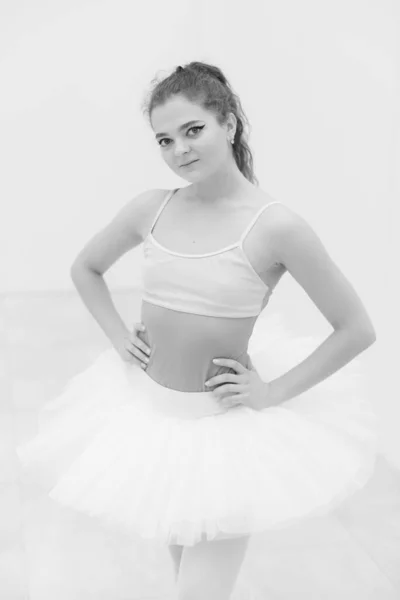 Black and white photo of flexible slender young girl ballerina. BW — ストック写真