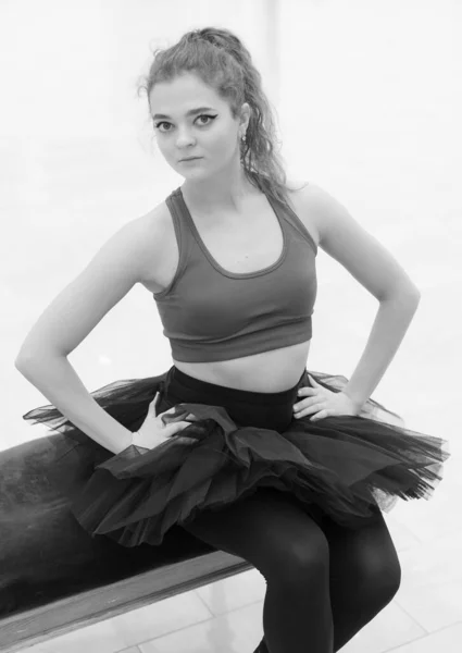 Black and white photo of flexible slender young girl ballerina. BW — ストック写真