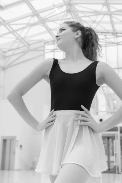 Black and white photo of flexible slender young girl ballerina. BW — Photo