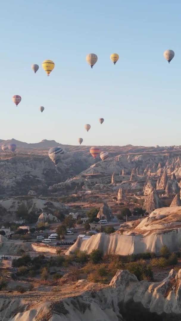 Video verticale - Palloncini in Cappadocia, Turchia. — Video Stock