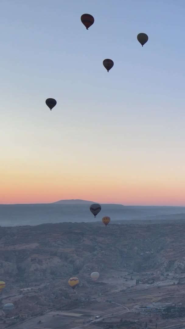 Video verticale - Palloncini in Cappadocia, Turchia. — Video Stock