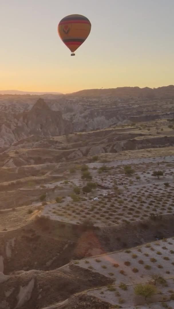 Video verticale - Palloncini in Cappadocia, Turchia. — Video Stock