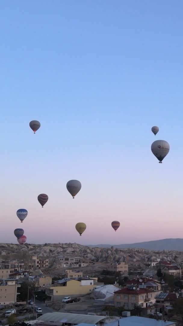 Pionowe wideo - Balony w Kapadocji, Turcja. — Wideo stockowe