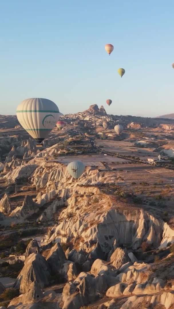 Vidéo verticale - Ballons en Cappadoce, Turquie. — Video