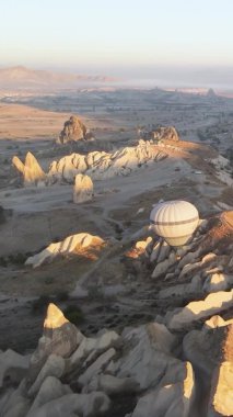 Dikey Video - Kapadokya, Türkiye 'de Balonlar.