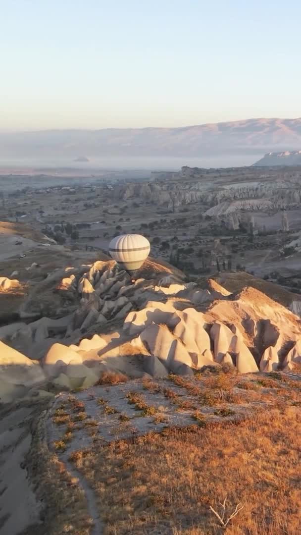 Vídeo vertical - Globos en Capadocia, Turquía. — Vídeos de Stock