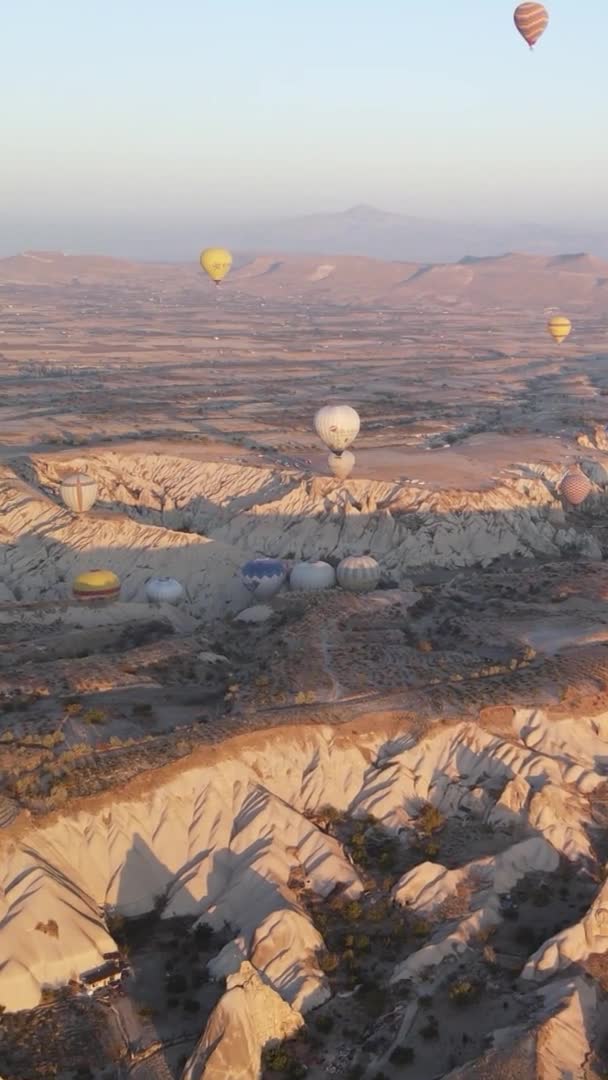 Vertikal video Balon di Cappadocia, Turki. — Stok Video