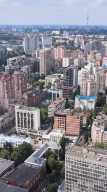 Dikey video, Ukrayna 'nın Ukrayna hava görüntüsü. Kiev