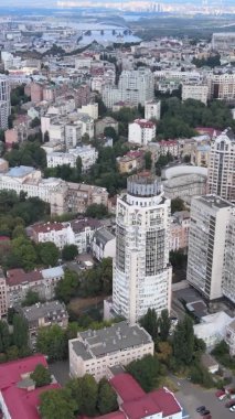 Dikey video, Ukrayna 'nın Ukrayna hava görüntüsü. Kiev