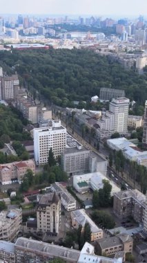 Dikey video, Ukrayna 'nın Ukrayna hava görüntüsü. Kiev