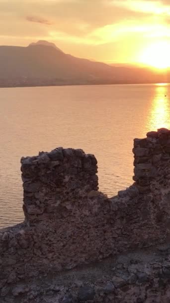 Vertikales Video Burg von Alanya - Alanya Kalesi Luftaufnahme. Türkei — Stockvideo