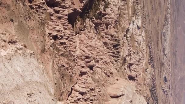 Video vertical Vista aérea del paisaje de Capadocia. Pavo. Parque Nacional Goreme — Vídeos de Stock