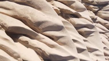Dikey video Cappadocia manzara havası. Hindi. Goreme Ulusal Parkı