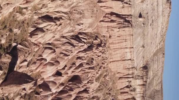 Video vertical Vista aérea del paisaje de Capadocia. Pavo. Parque Nacional Goreme — Vídeos de Stock