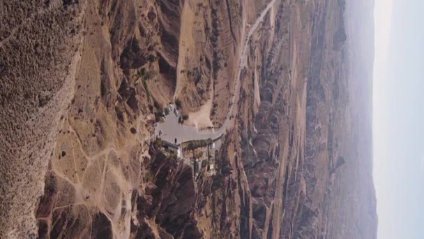 Vídeo vertical Capadócia vista aérea paisagem. A Turquia. Parque Nacional de Goreme — Vídeo de Stock