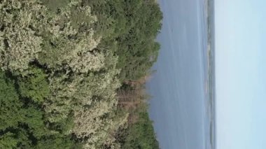 Dnipro Nehri 'nin dikey görüntüsü - Ukrayna' nın ana nehri