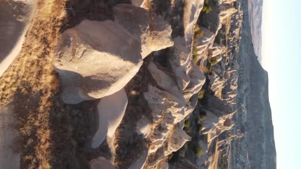 Lodret video Kappadokien landskab luftfoto. Tyrkiet. Goreme Nationalpark – Stock-video