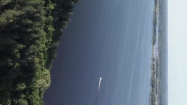 Dnipro Nehri 'nin dikey görüntüsü - Ukrayna' nın ana nehri