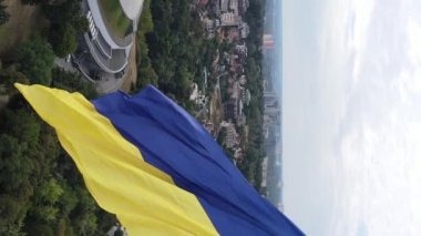 Ukrayna Ulusal Bayrağı. Hava görünümü.