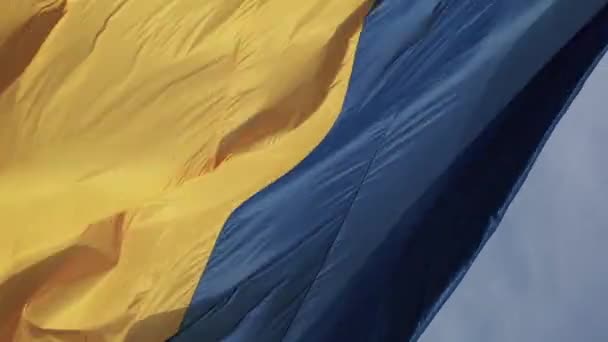 Vertical video National flag of Ukraine. Aerial view. — Stock Video