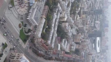 Ukrayna 'nın dikey video başkenti Kyiv. Hava görüntüsü. Kiev