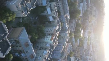 Ukrayna 'nın dikey video başkenti Kyiv. Hava görüntüsü. Kiev