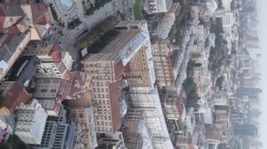 Ukrayna 'nın dikey video başkenti Kyiv. Hava görüntüsü. Kiev