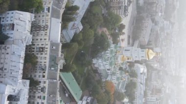 Ukrayna 'nın dikey video başkenti Kyiv. Hava görüntüsü. Kiev