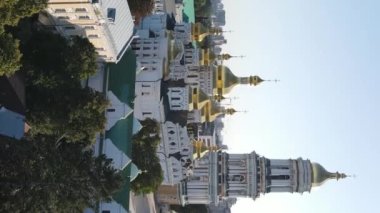 Ukrayna 'nın dikey video başkenti Kyiv. Hava görüntüsü. Kiev