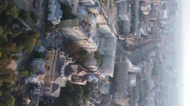 Ukrayna 'nın dikey video başkenti Kyiv. Hava görüntüsü. Kiev