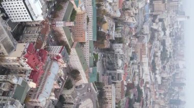 Ukrayna 'nın dikey video başkenti Kyiv. Hava görüntüsü. Kiev