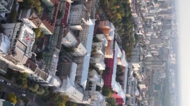 Ukrayna 'nın dikey video başkenti Kyiv. Hava görüntüsü. Kiev