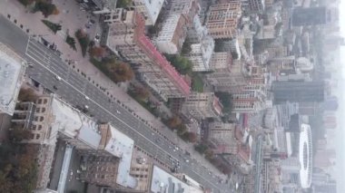 Ukrayna 'nın dikey video başkenti Kyiv. Hava görüntüsü. Kiev