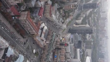 Ukrayna 'nın dikey video başkenti Kyiv. Hava görüntüsü. Kiev