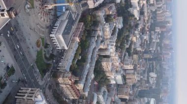 Ukrayna 'nın dikey video başkenti Kyiv. Hava görüntüsü. Kiev