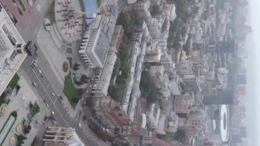 Ukrayna 'nın dikey video başkenti Kyiv. Hava görüntüsü. Kiev