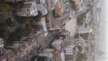 Ukrayna 'nın dikey video başkenti Kyiv. Hava görüntüsü. Kiev