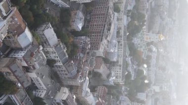 Ukrayna 'nın dikey video başkenti Kyiv. Hava görüntüsü. Kiev