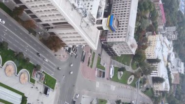 Ukrayna 'nın dikey video başkenti Kyiv. Hava görüntüsü. Kiev