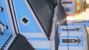 Sabah St. Michaels Altın Kubbe Manastırı 'nın dikey videosu. Kyiv, Ukrayna