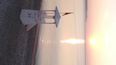 Deniz manzarası üzerinde dikey video şafağı. Türkiye, Antalya