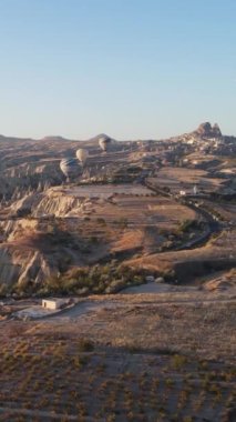 Kapadokya, Türkiye - balon fırlatılışının dikey videosu